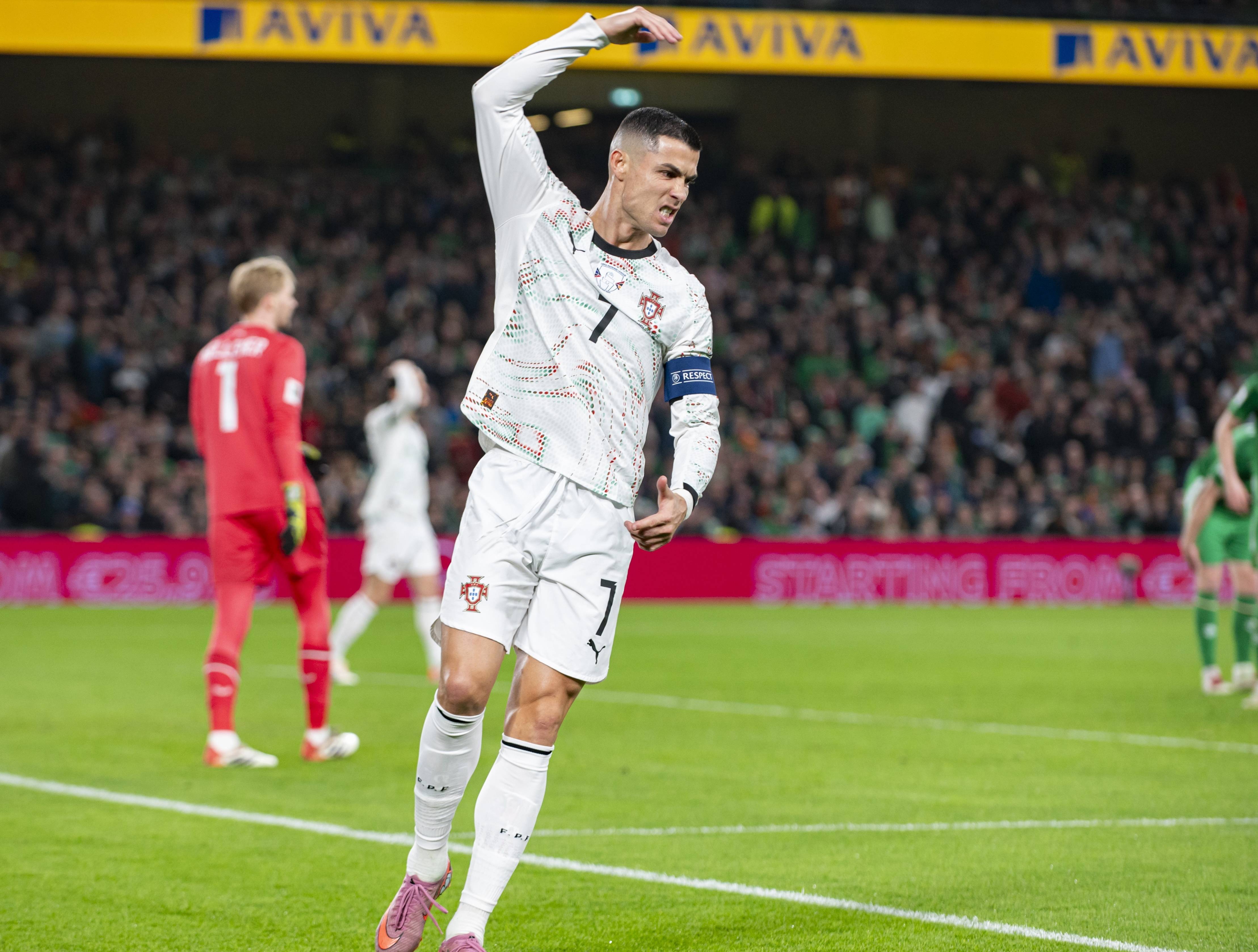 C罗真成葡萄牙“毒瘤”了？红牌缺阵后，球队9-1狂胜挺进世界杯！