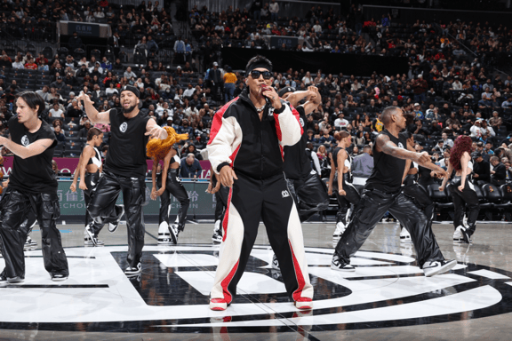 NBA第15届新春贺岁活动 中国年味闪耀球场